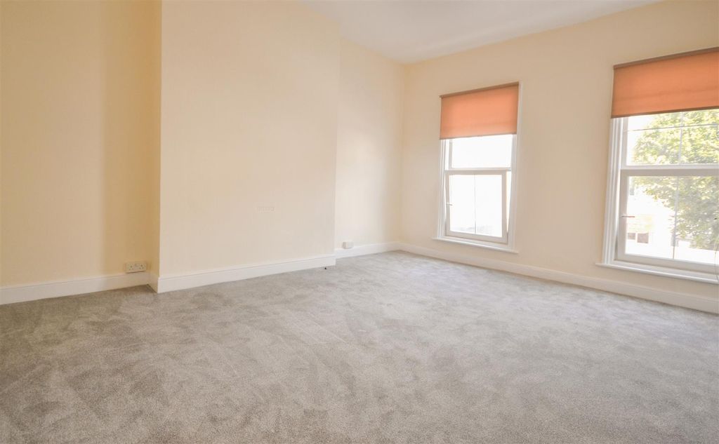 Property photo 3 of 13 Living Room.Jpg
