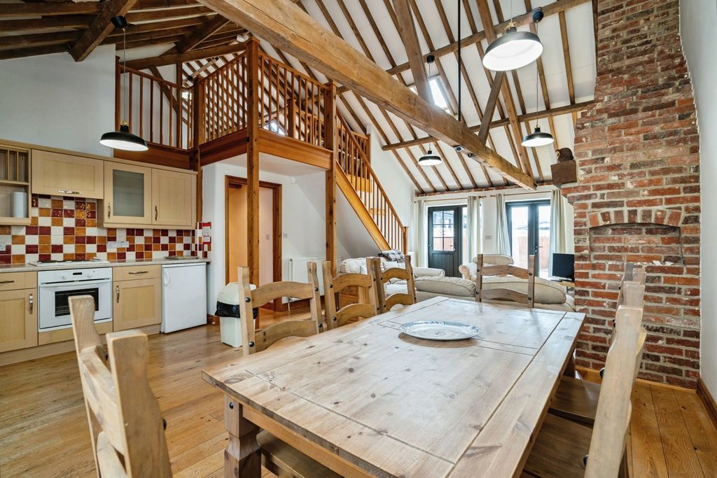 Property photo 1 of 19 Pbox-Img.Jpg