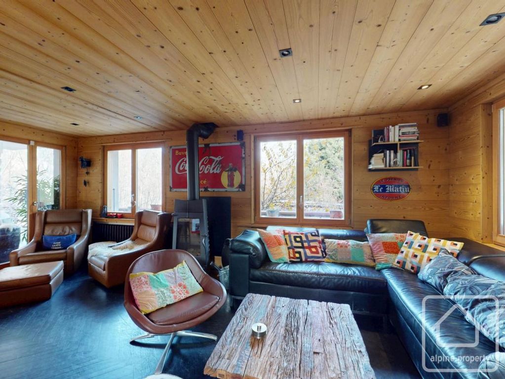 Property photo 3 of 26