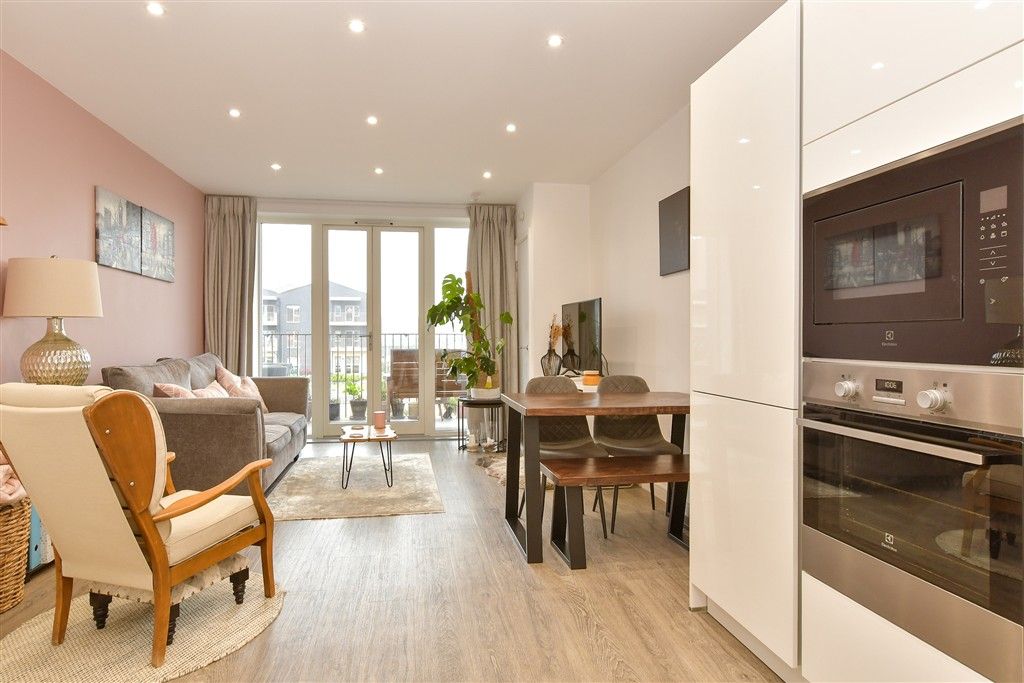 Property photo 1 of 8 Kitchen/Lounge/ Dining Area