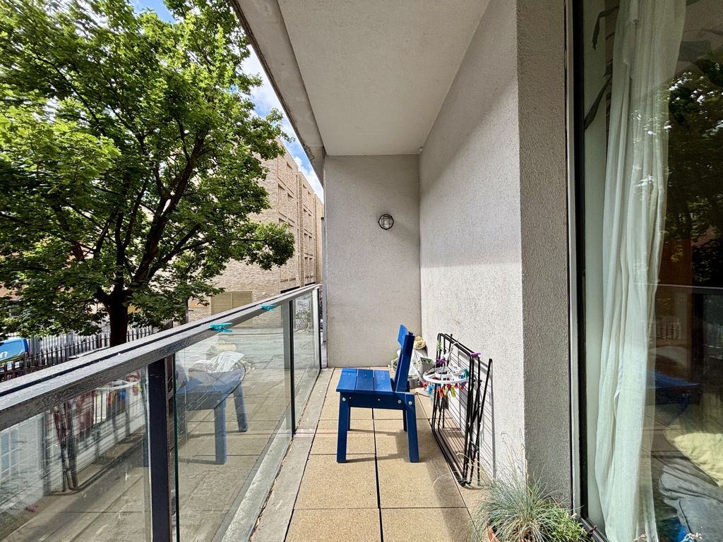 Property photo 3 of 12 Image00007