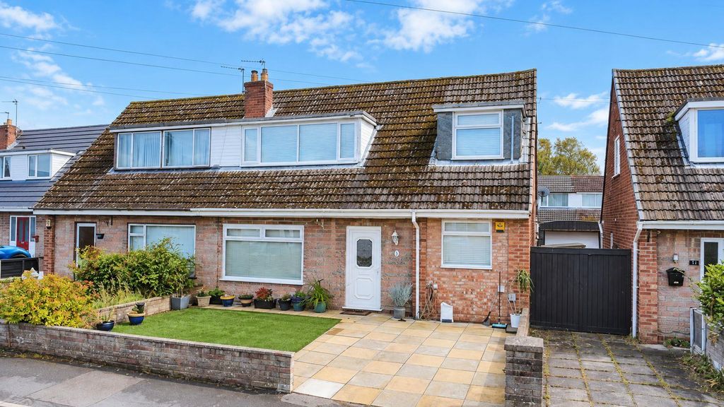 Property photo 1 of 26 Kendal Close For Sale