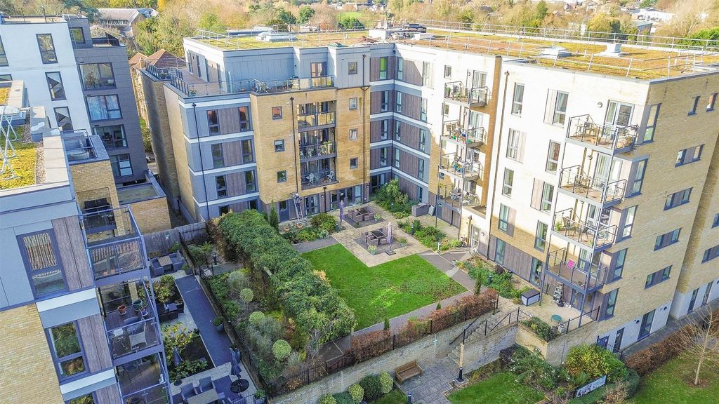 Additional image 16 of 2 bed flat for saleEdward House, Pegs Lane, Hertford SG13