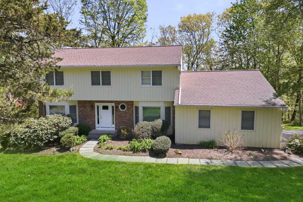 Property photo 1 of 27