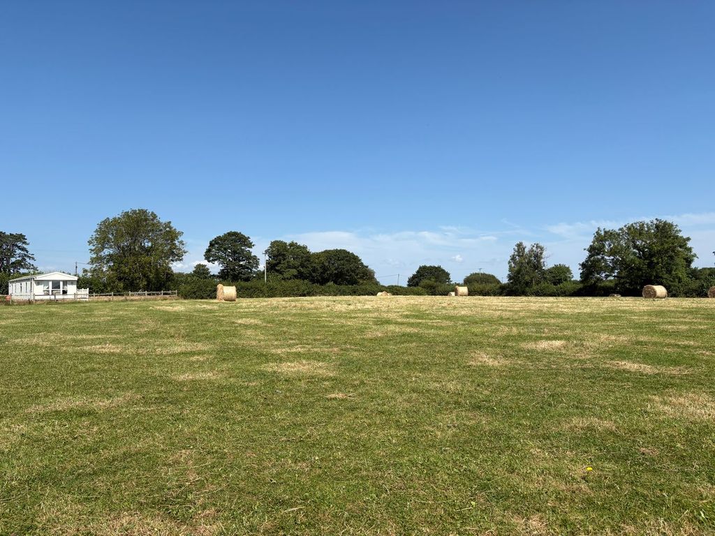 Property photo 3 of 39