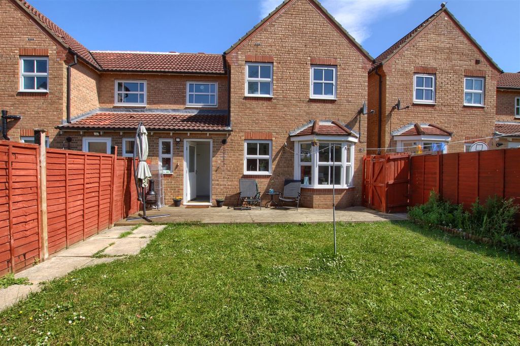 Property photo 2 of 12