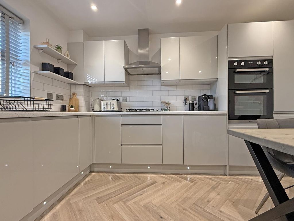 Property photo 3 of 17 Ramsey Grdens 85 - Kitchen.Jpg