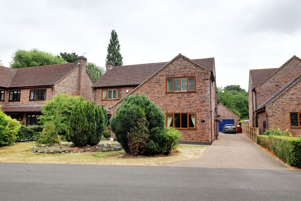 Property photo 1 of 28