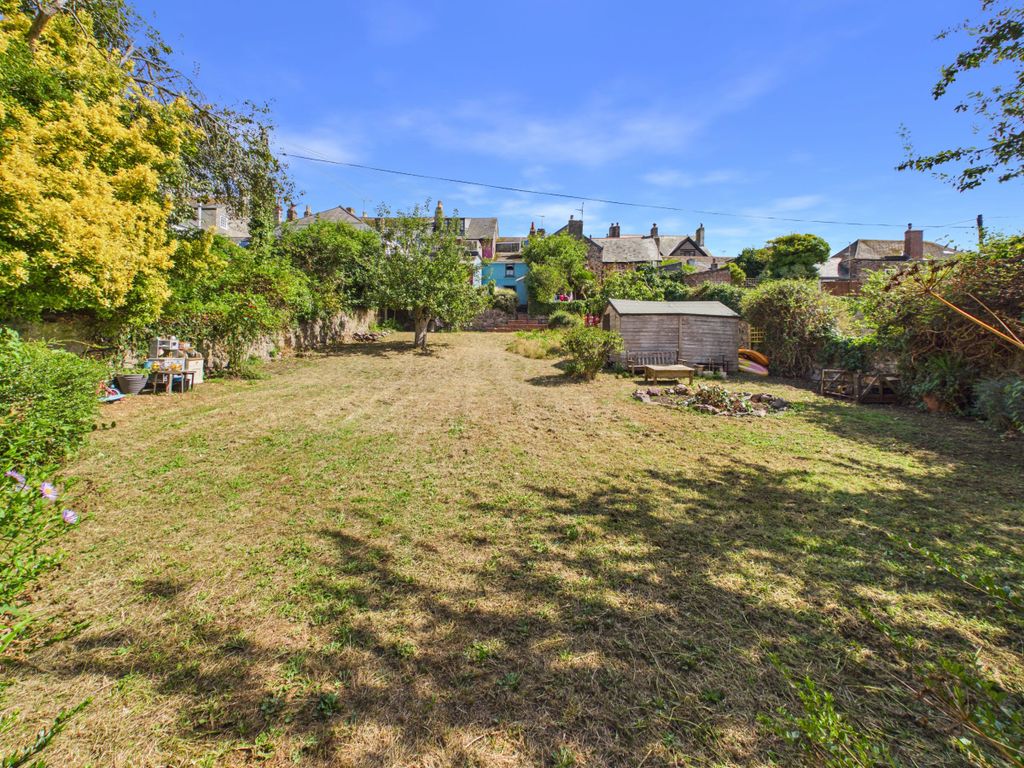 Property photo 3 of 28