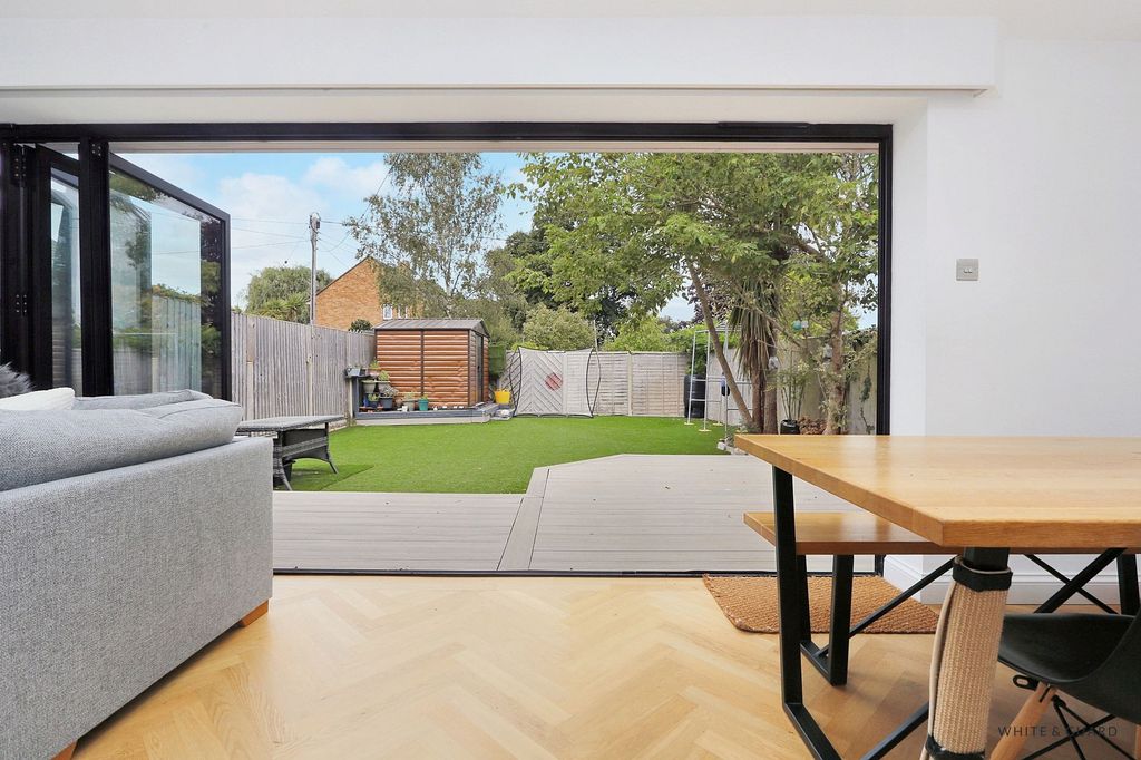 Property photo 3 of 15