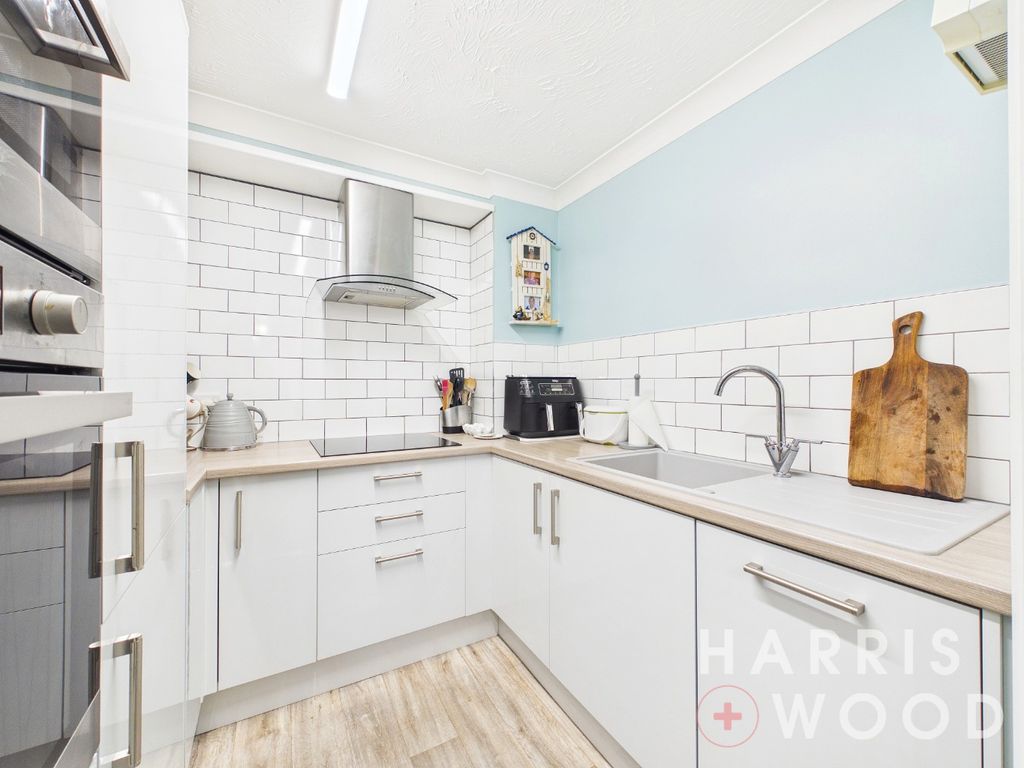 Property photo 2 of 11 5210283