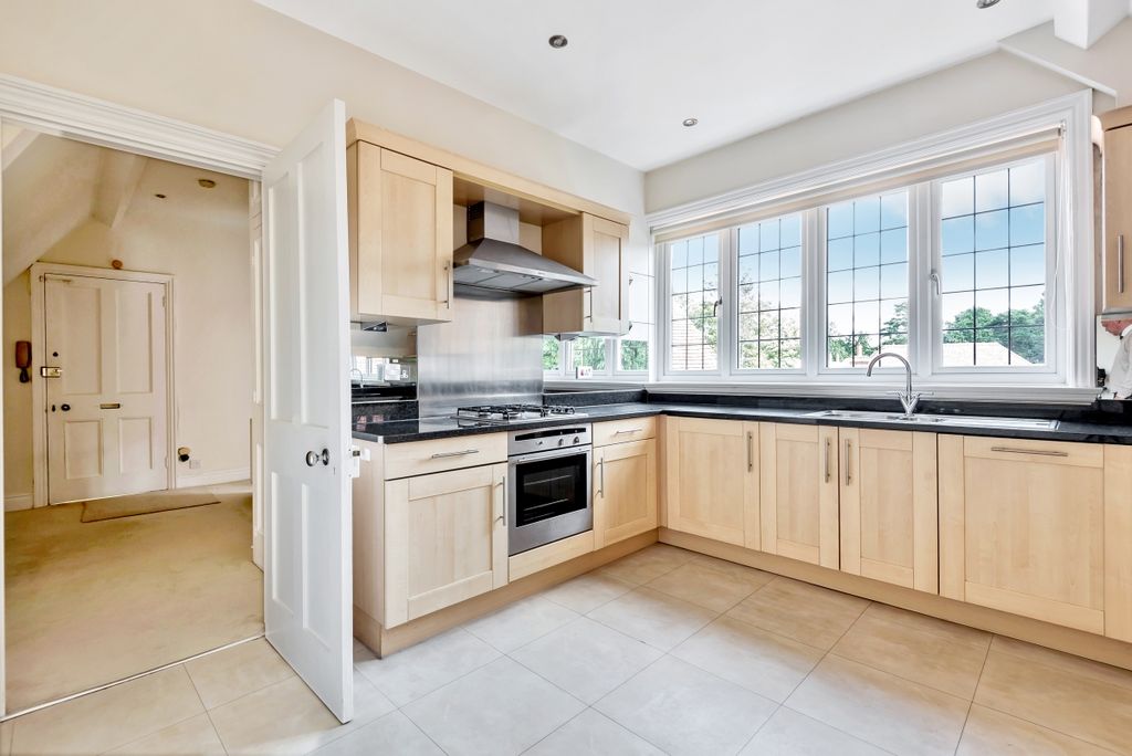 Property photo 2 of 11