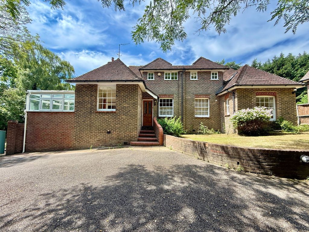Property photo 1 of 60