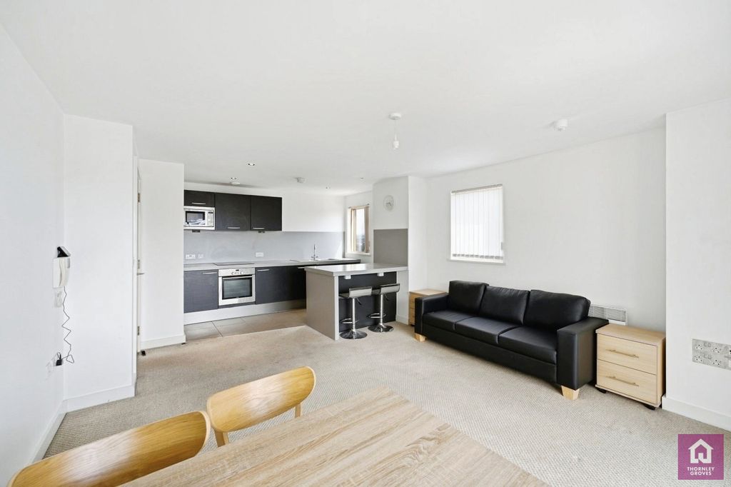 Property photo 3 of 13 Pbox-Img.Jpg