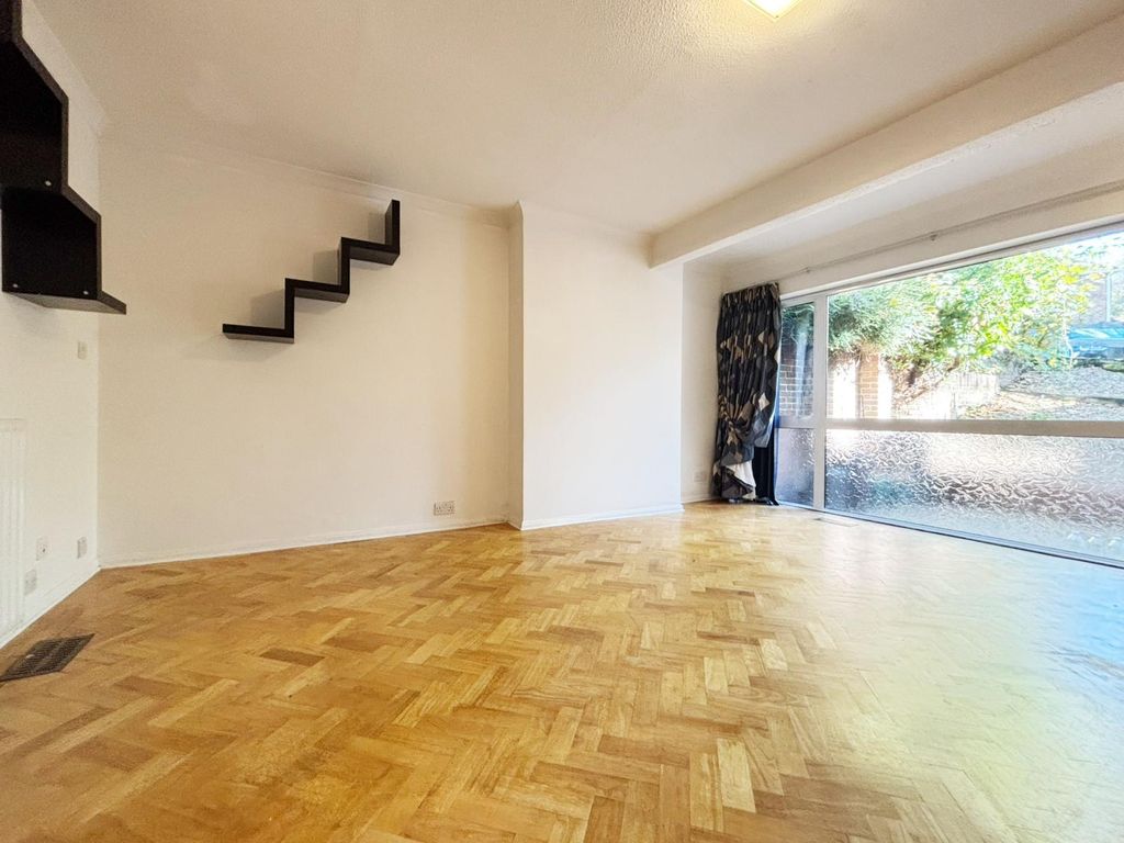 Property photo 2 of 11 Photo 4