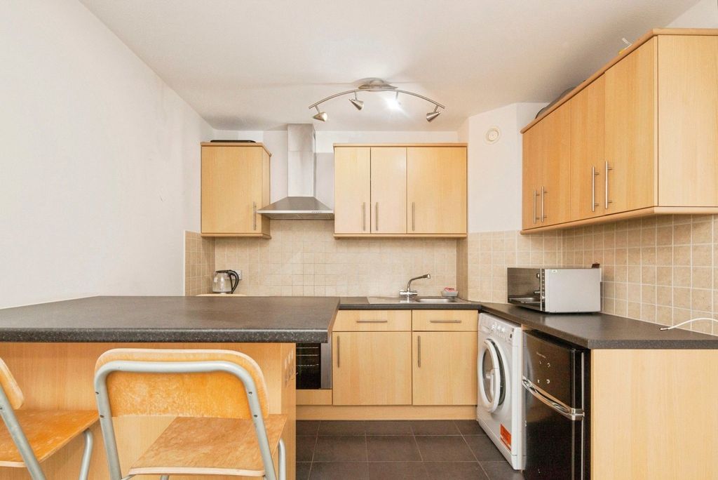 Property photo 2 of 17 Picture No. 21