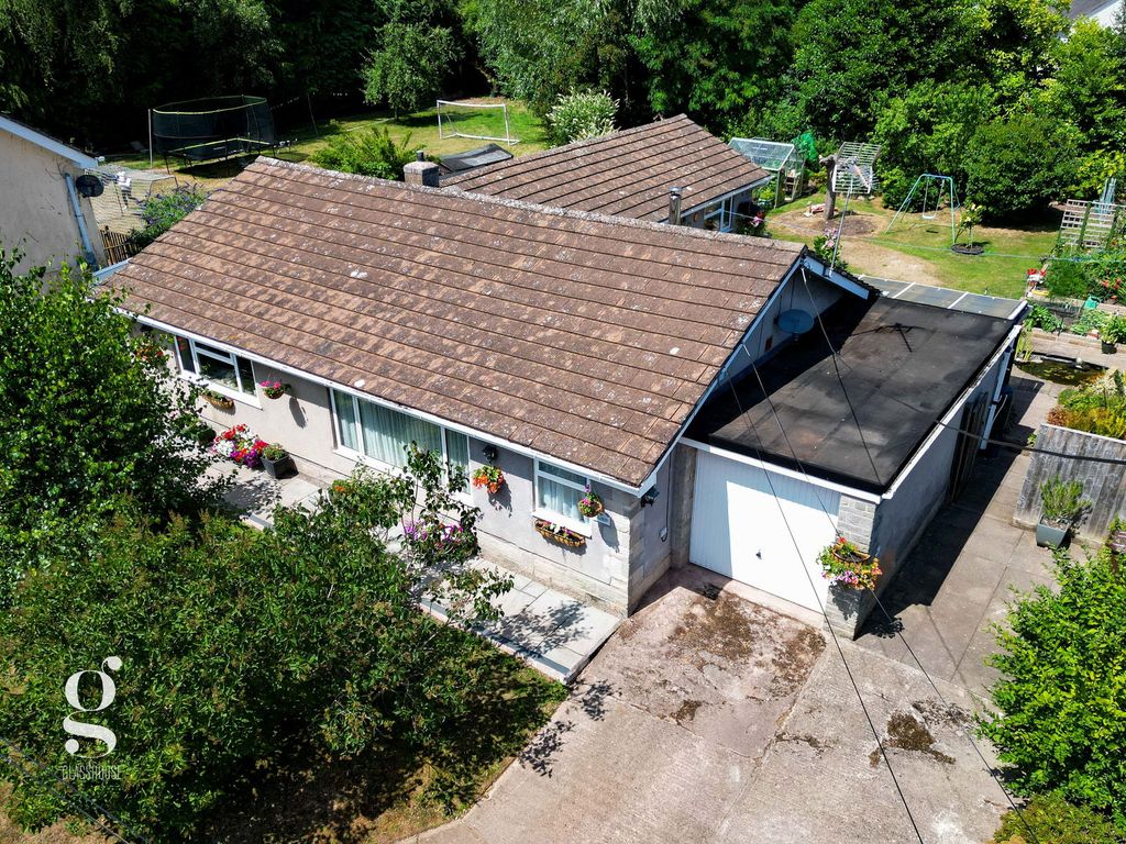Property photo 1 of 32