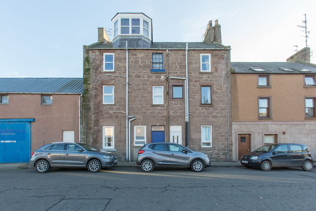 Property photo 1 of 12 17D Baltic Street
