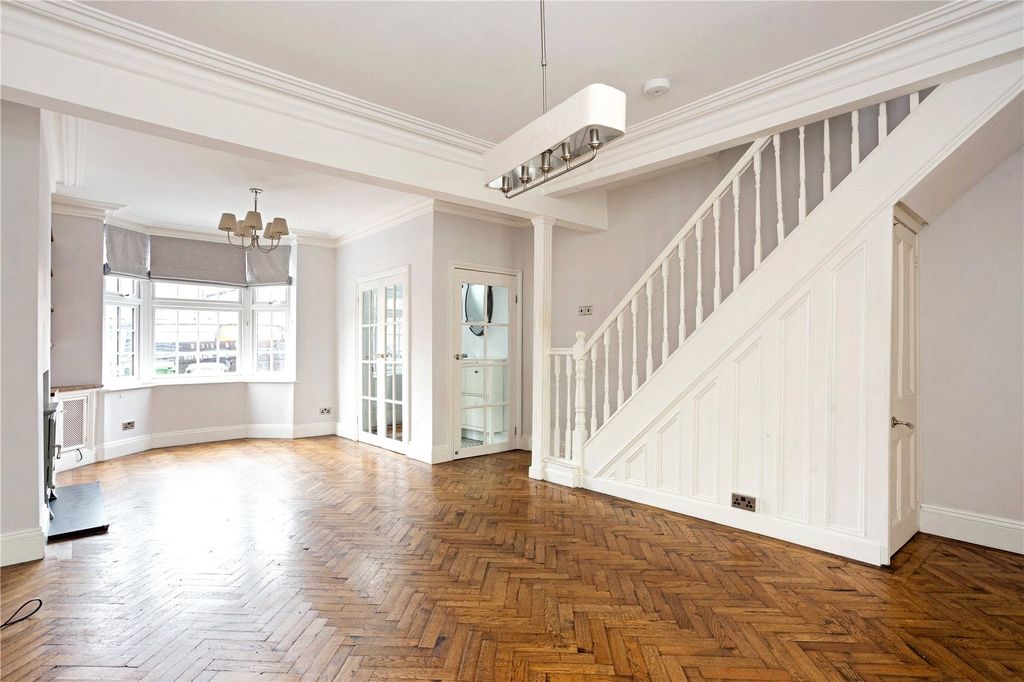 Property photo 1 of 13 Sitting Room