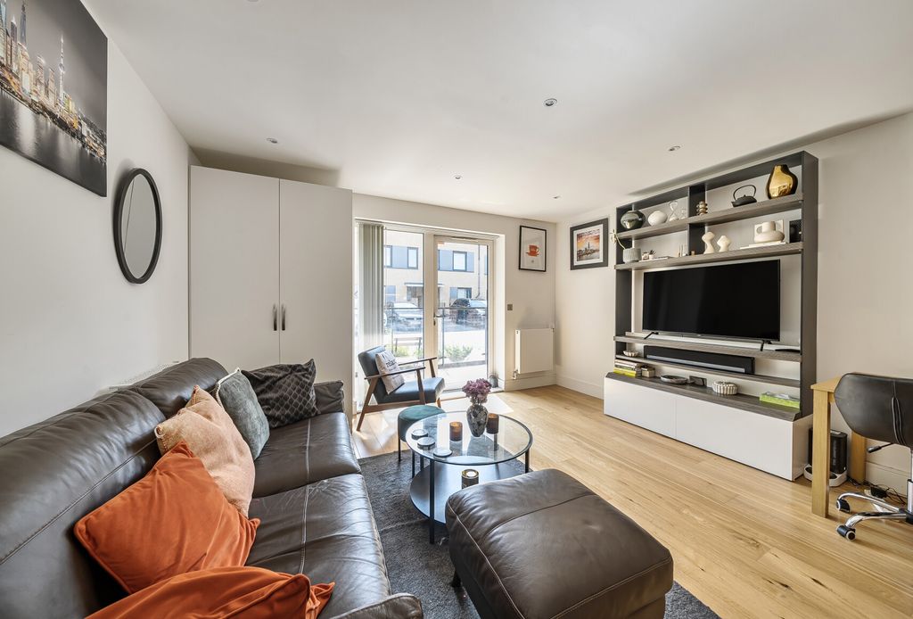 Property photo 3 of 11 1300205-13-6849A2...