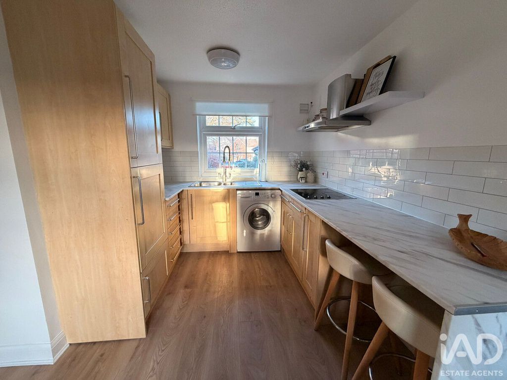 Property photo 2 of 9