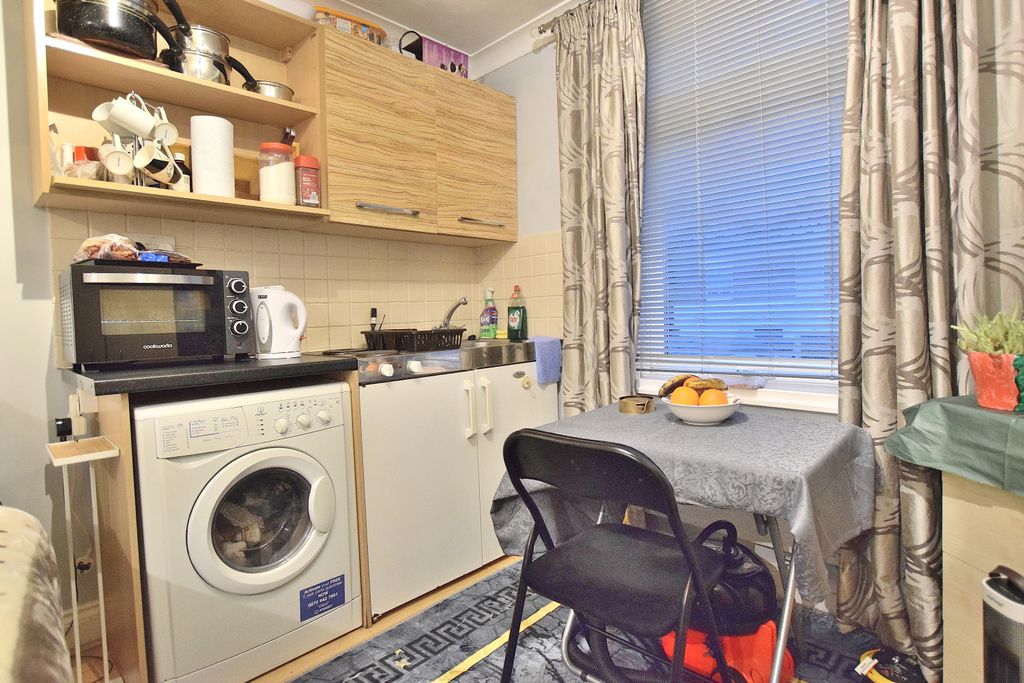 Property photo 2 of 4 Kitchen Area