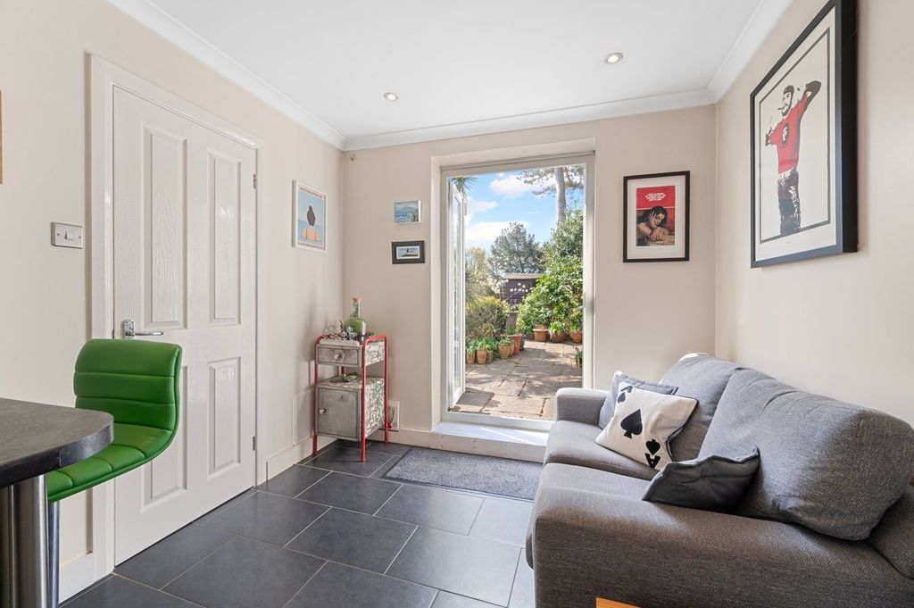 Property photo 3 of 19
