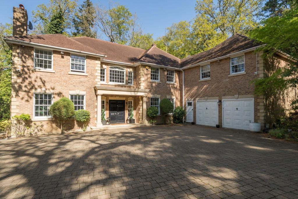 Property photo 1 of 13 Bagshot Road