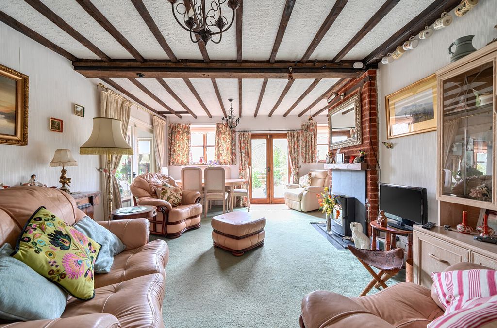 Property photo 2 of 21 1397846-12-69665B...