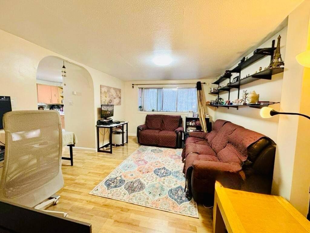 Property photo 3 of 13 Gallery