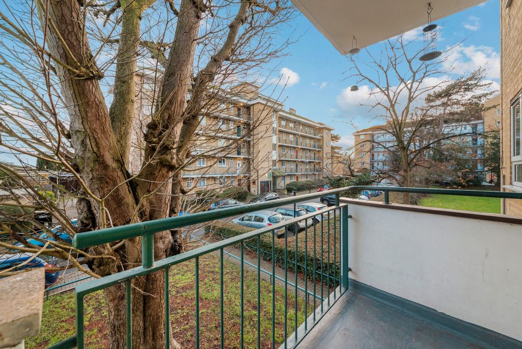 Property photo 2 of 8 Photo 3