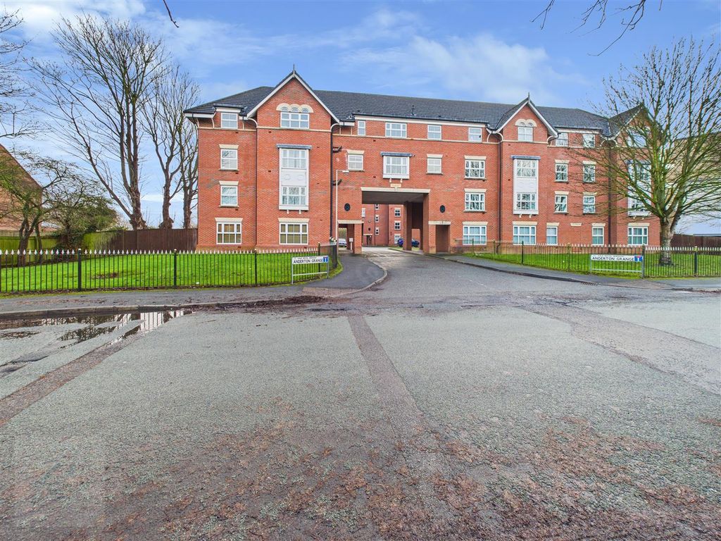 Property photo 1 of 18 Front Of Building