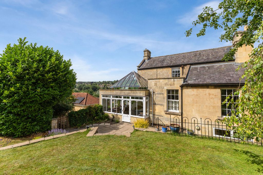 Property photo 1 of 23