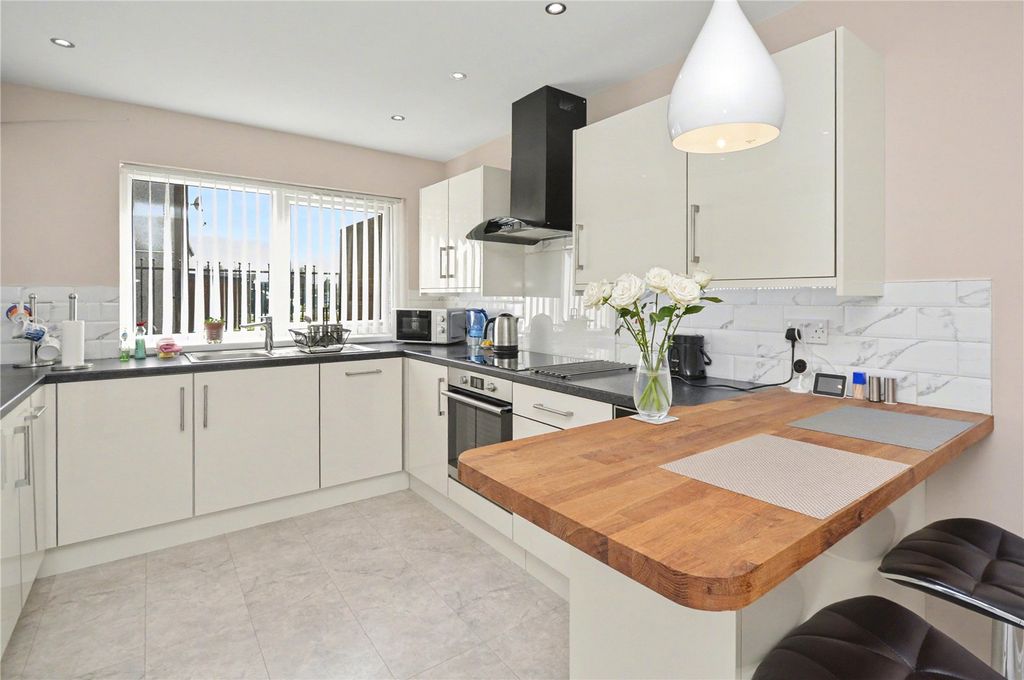 Property photo 2 of 13 Picture 2