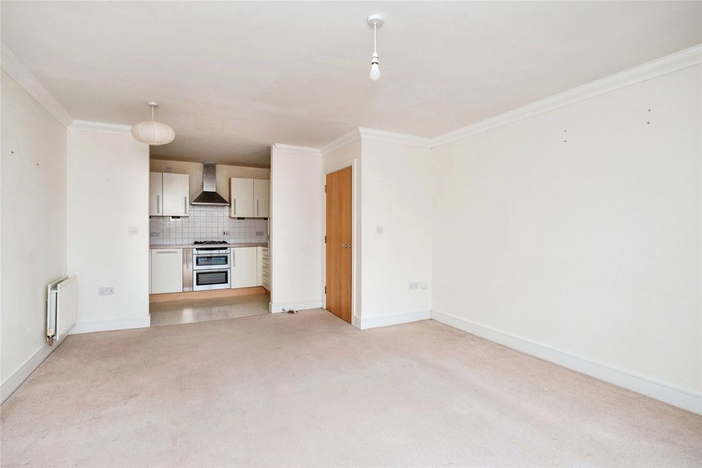Property photo 2 of 17 Picture No. 03