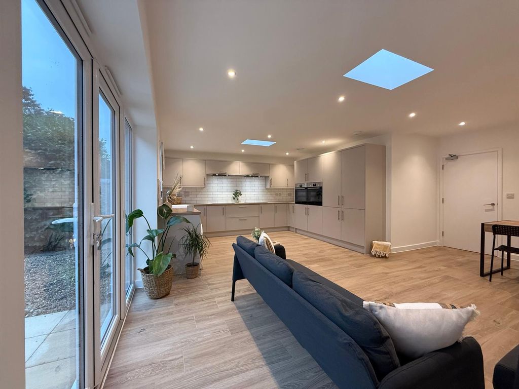 Property photo 3 of 22