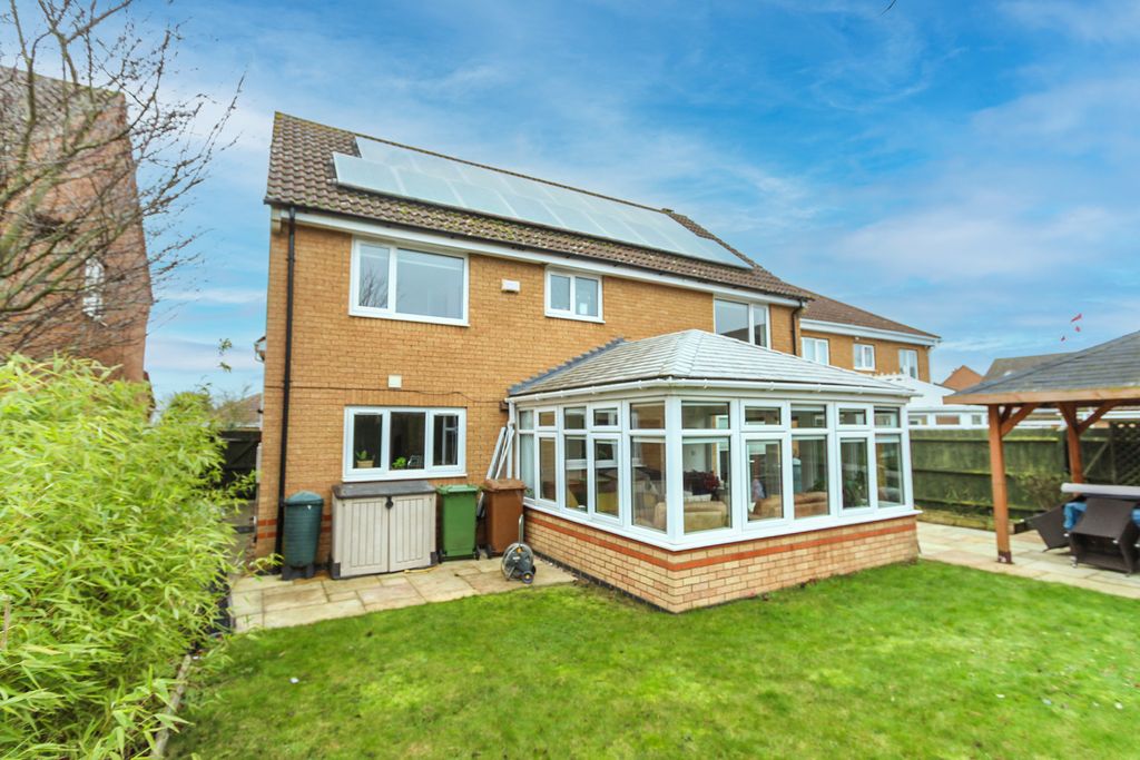 Property photo 3 of 19 Rear Garden