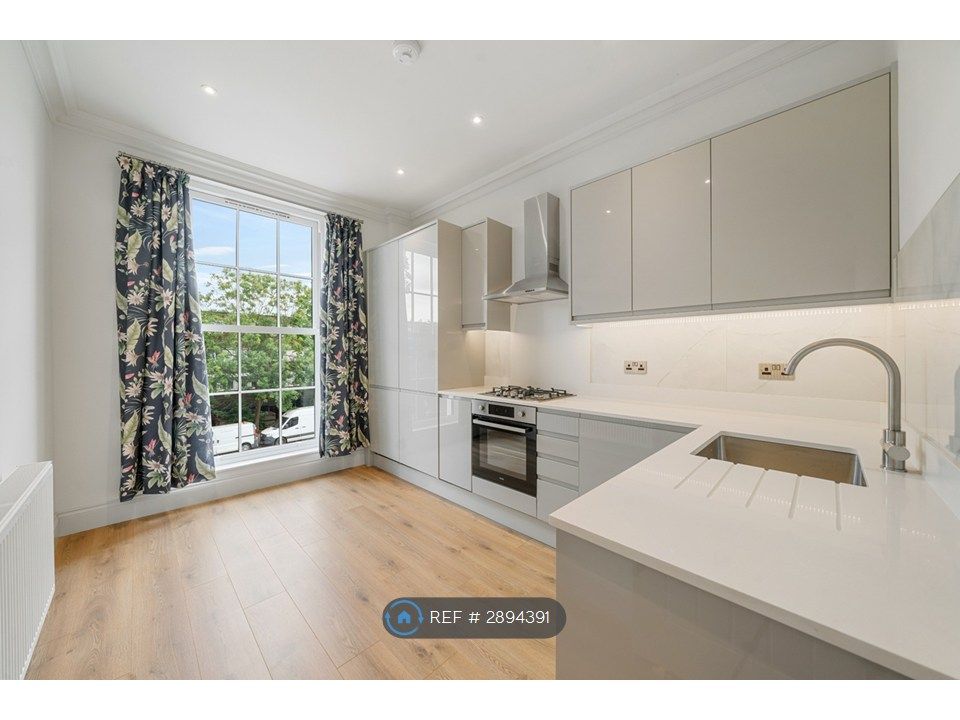 Property photo 1 of 8 Kitchen