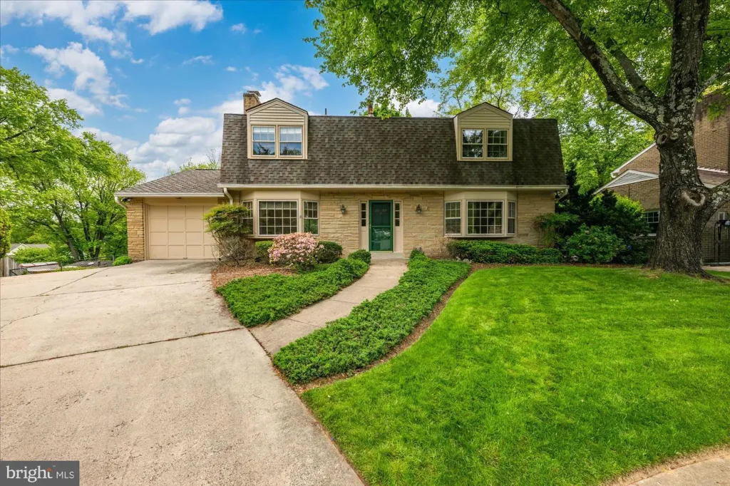 Property photo 1 of 24