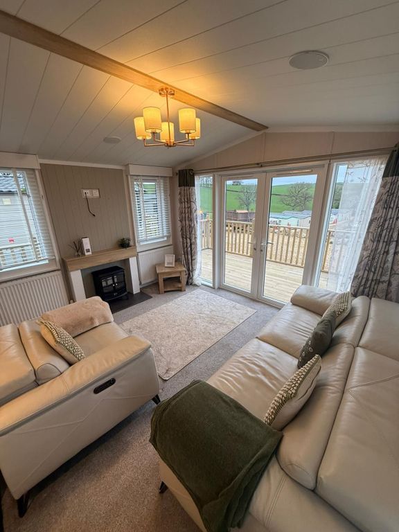 Property photo 2 of 21