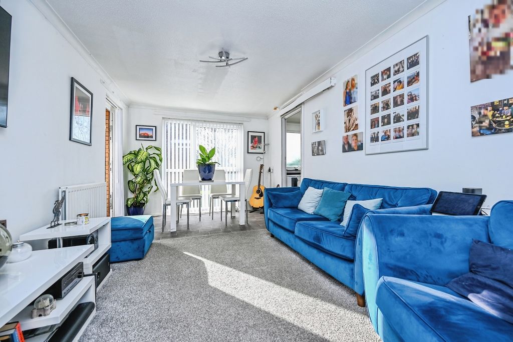 Property photo 2 of 16 Photo