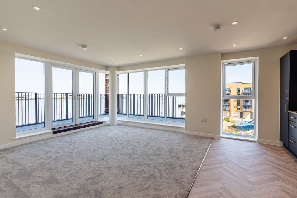 Property photo 3 of 28 5417023