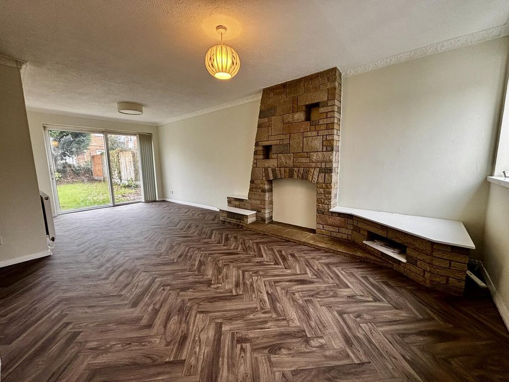 Property photo 2 of 16 Living Room