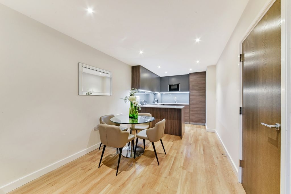 Property photo 3 of 10 Beaufort Park Kitche