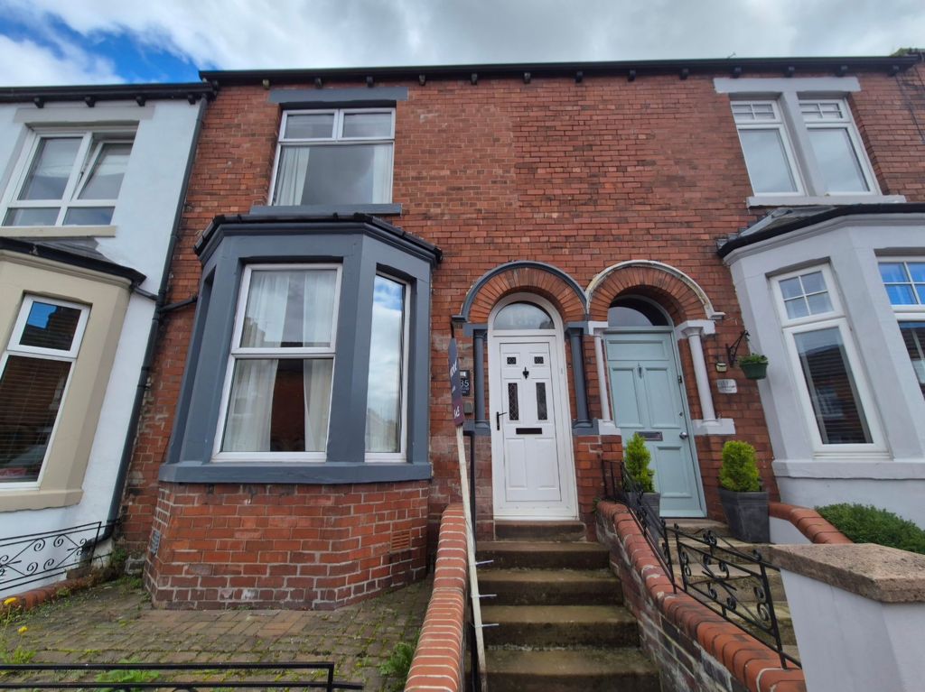 Property photo 1 of 16 Front
