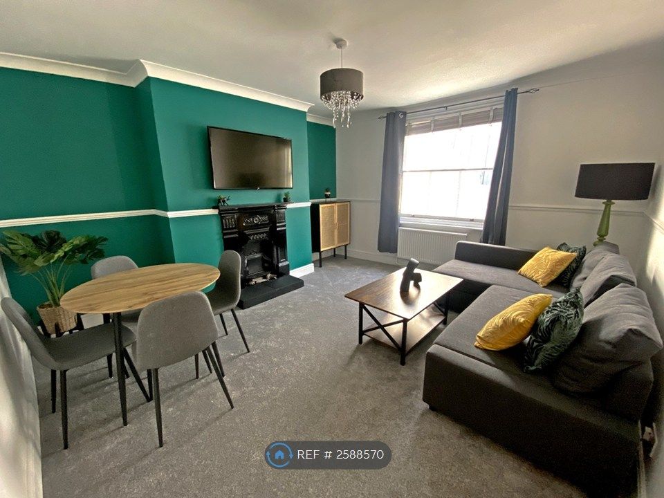 Property photo 3 of 8