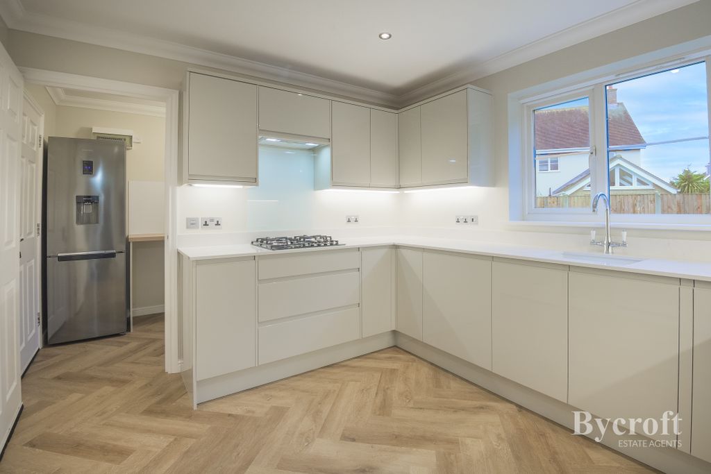 Property photo 3 of 23