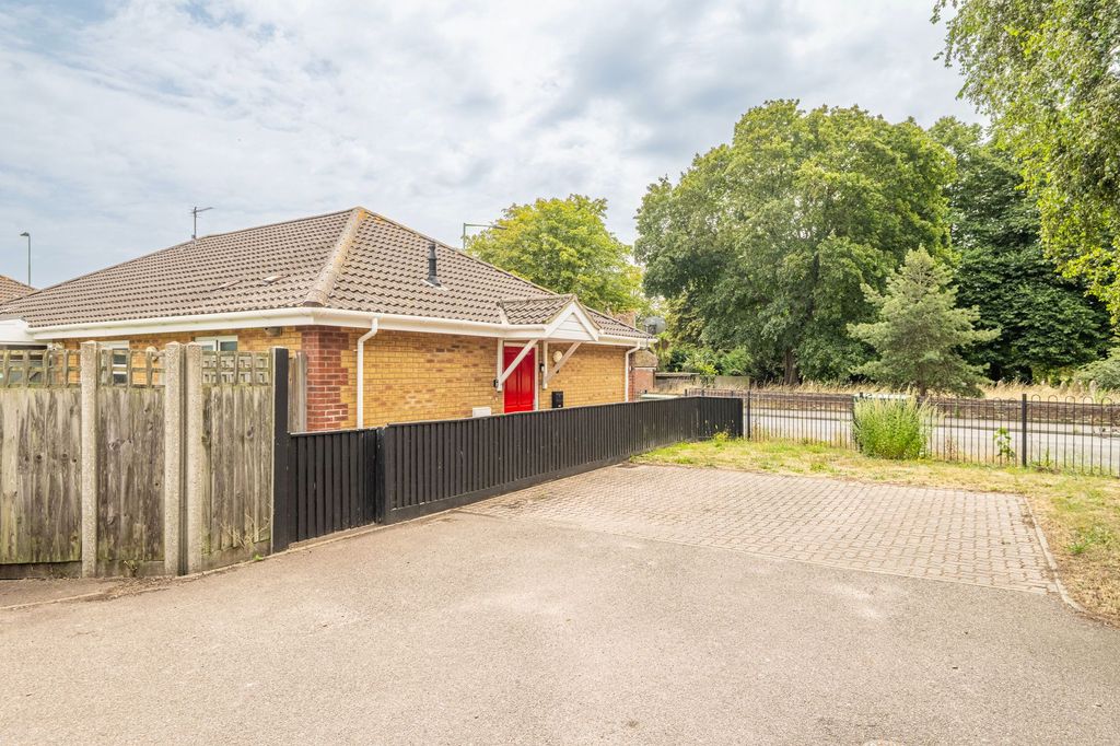 Property photo 3 of 10