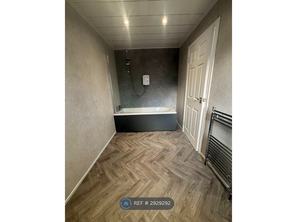 Property photo 3 of 16 Lower Ensuite