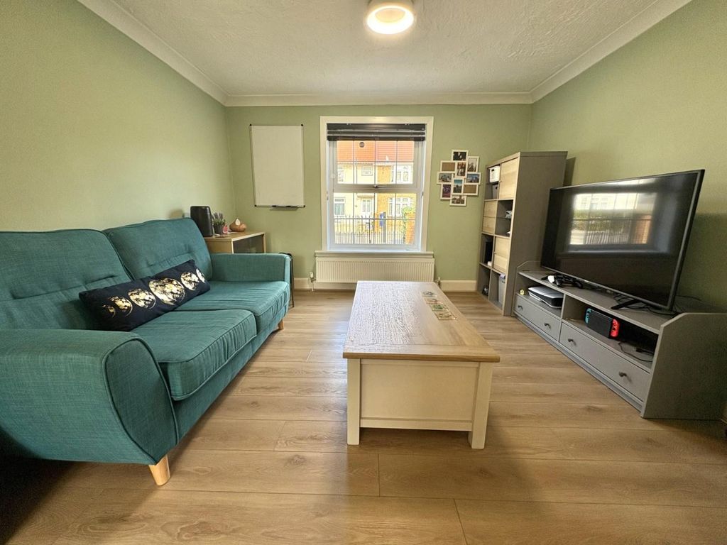 Property photo 2 of 12 690B378B-4Ad6-4F5d-8539-55c91c44d1ee.Jpg